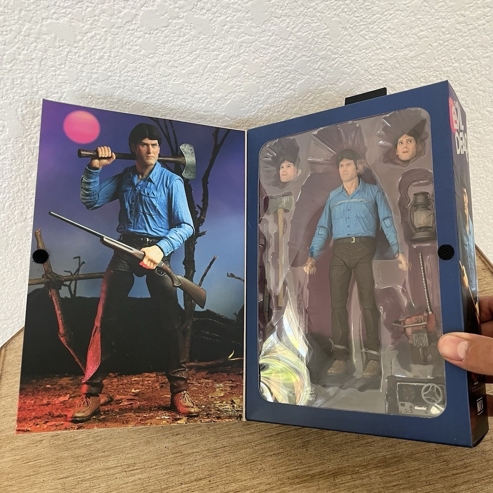 NECA The Evil Dead 40th Anniversary Ultimate Ash 7" Action Figure - Picture 3 of 9